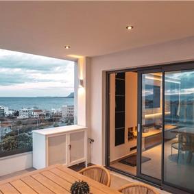 3 bedroom penthouse apartment with pool in Chania town, sleeps 6